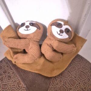 Adorable Brown Sloth Plushy Kids Socks Brand New